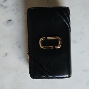 MARC JACOBS: Soft Black Lambskin Glam Shot Wallet